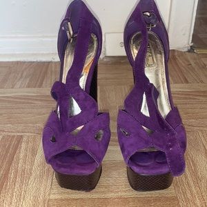 Wild pair Purple heels!!